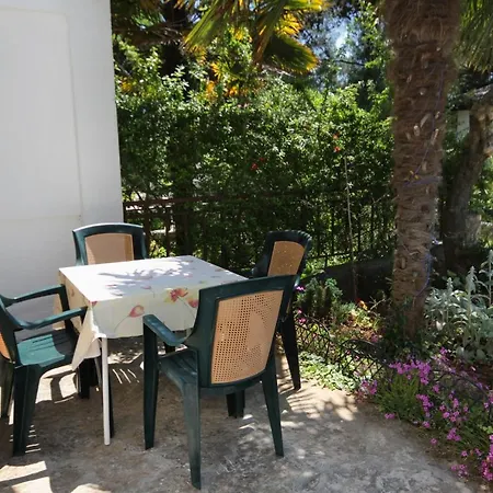 Apartmán With Parking Space Artatore, Losinj - 5377 *